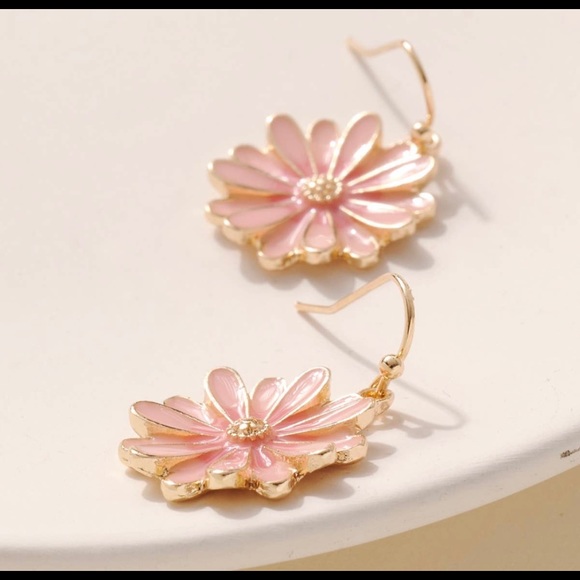 Two Tone floral dangling earrings in pink or teal - Picture 4 of 5